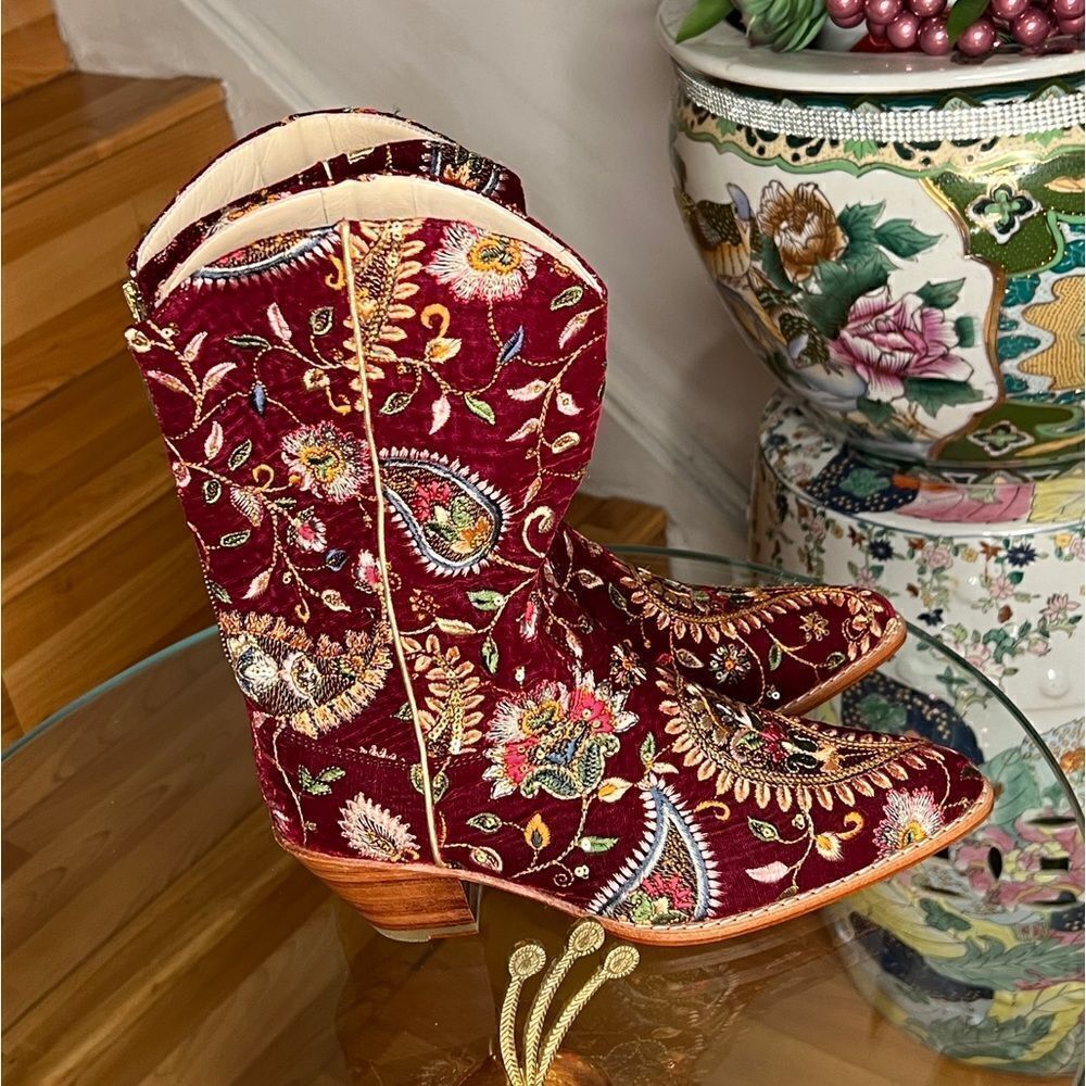 Newmomo Newyorkevy Embroideredvelvetboots — image 7 of 8